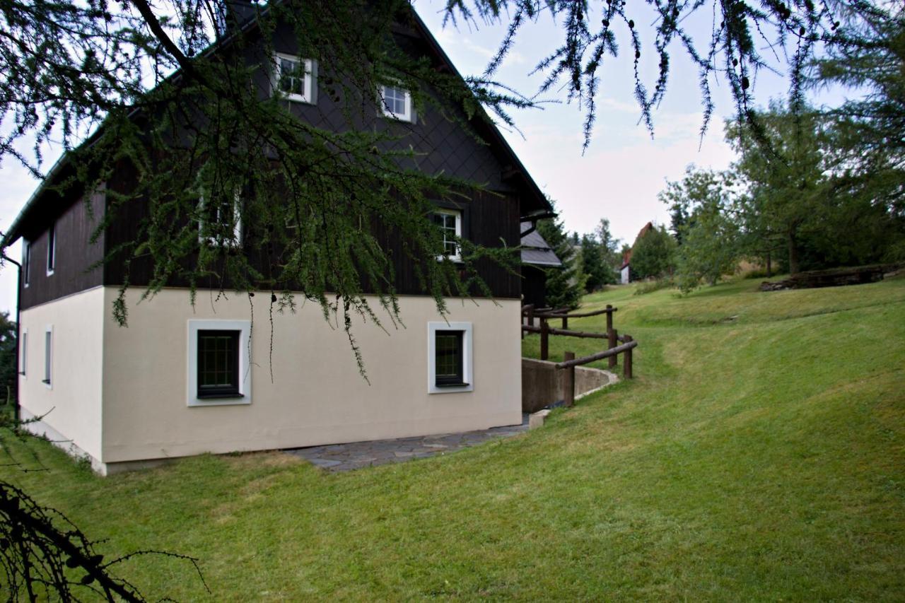 Chaloupka Slamenka Villa Loučná pod Klínovcem Eksteriør bilde